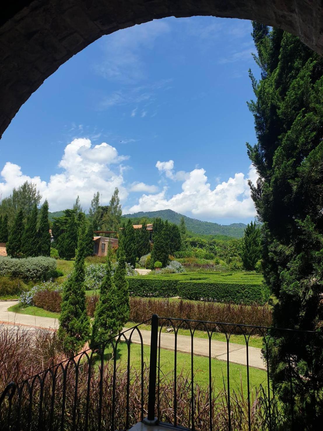 La Toscana Suan Phueng Bagian luar foto